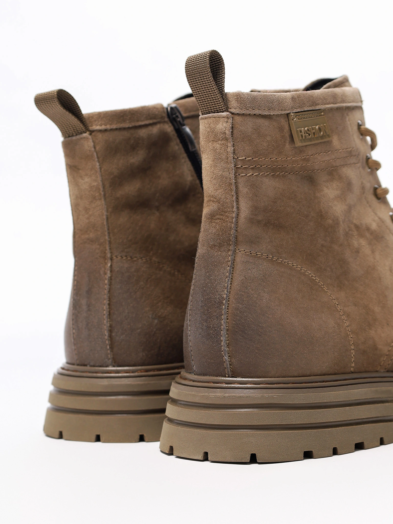 Ботинки цвета хаки на рельефной подошве